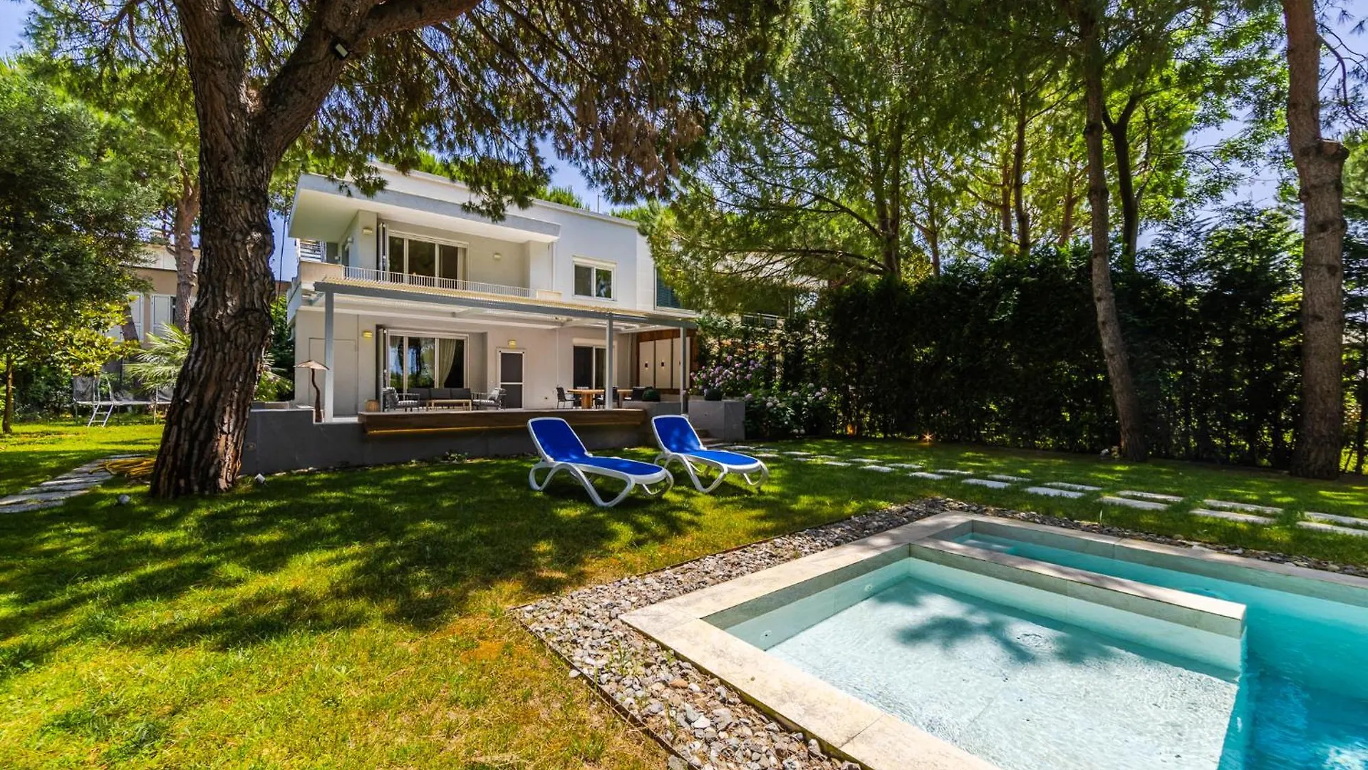 Luxury Villa Emma Dıraç 0*,