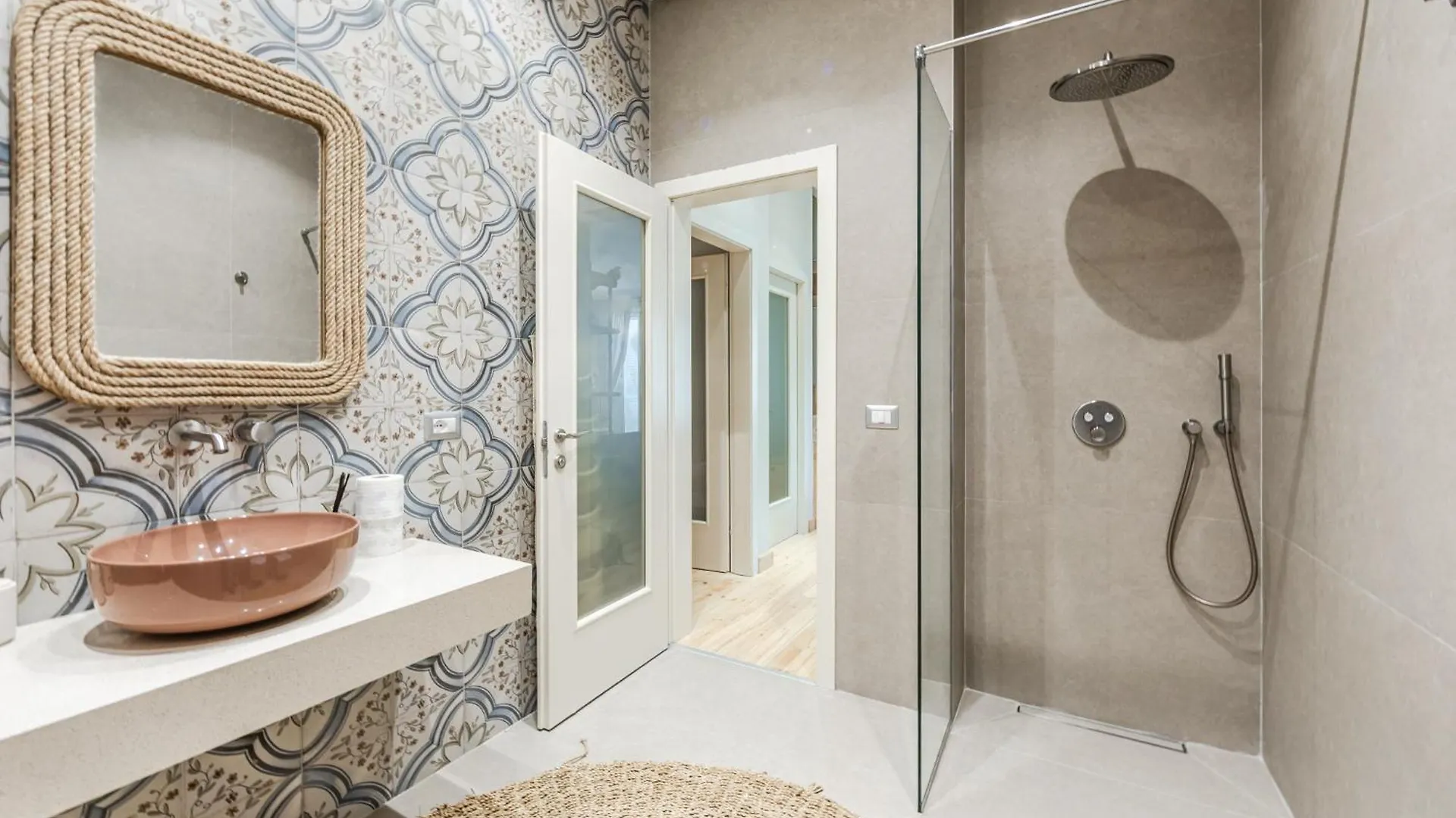 Luxury Villa Emma Dıraç 0*,